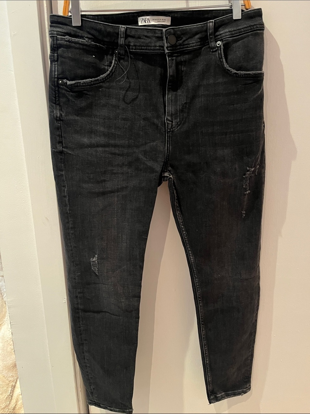 Zara Black Skinny Jeans with Light Distressing